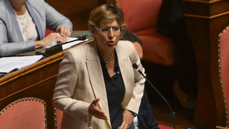 ed874881-e715-43c7-bb0f-9fe144a27427