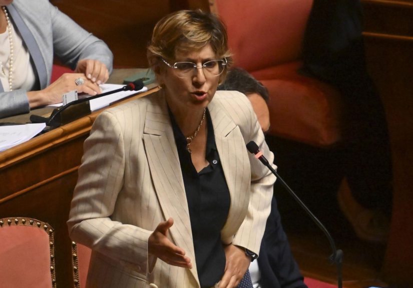 ed874881-e715-43c7-bb0f-9fe144a27427