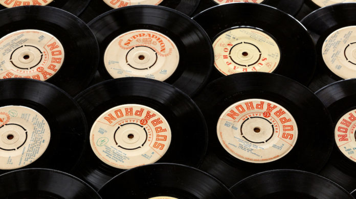 1524236343_vinile-696x390